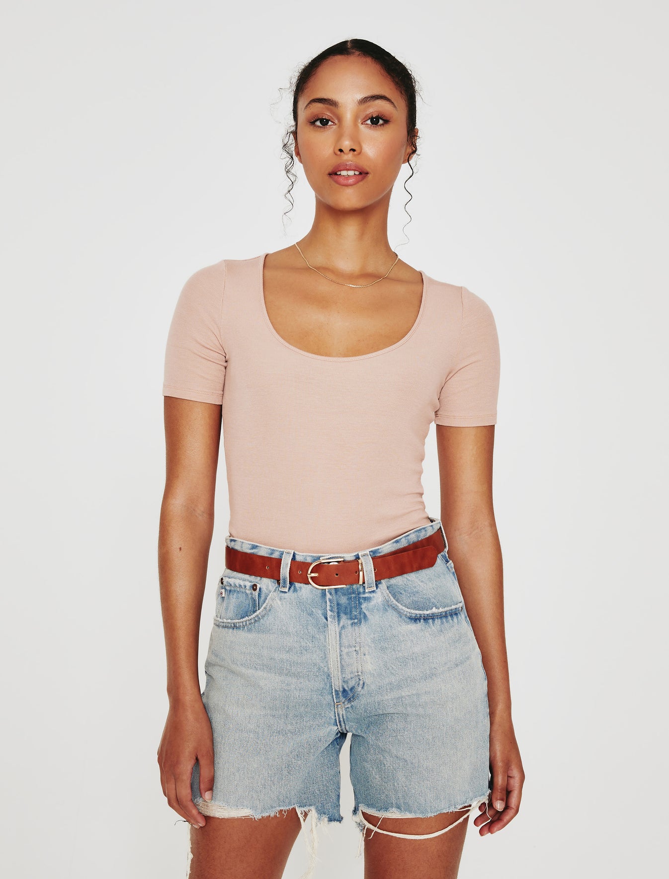 Jaxon Scoop|Slim Scoop Neck